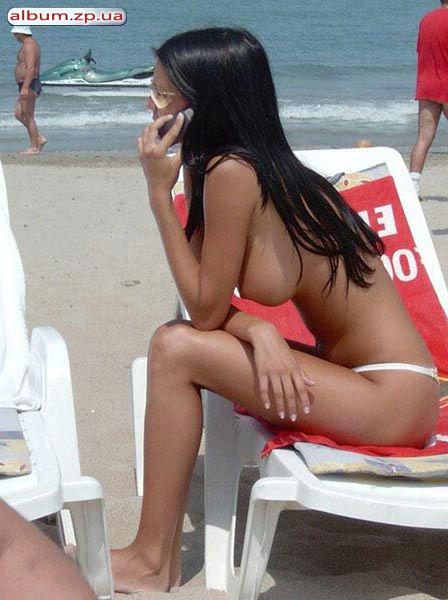 Ольга Абрамович голая в фотосессии на пляже